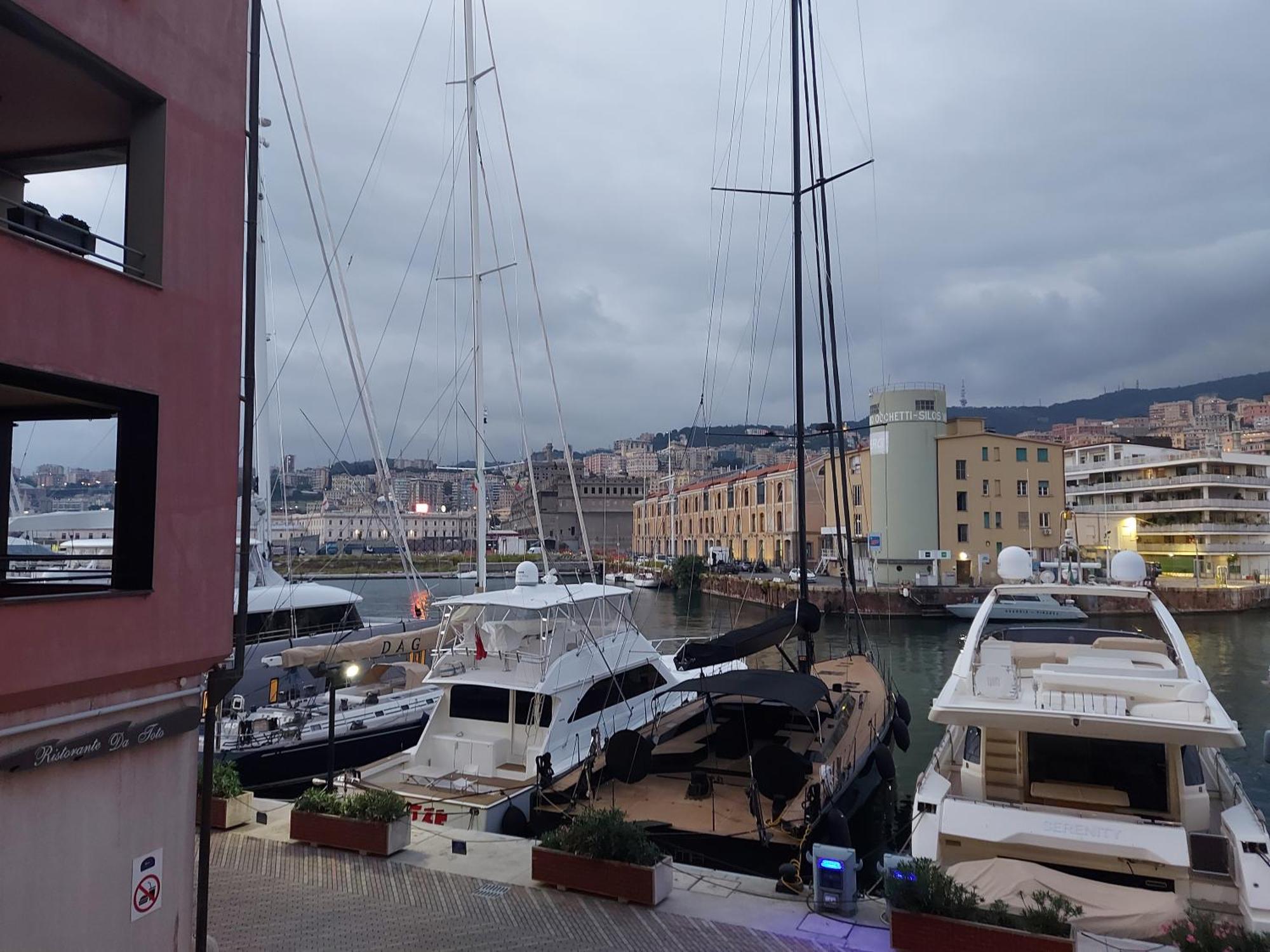 Appartamento Sul Mare Kate Genua Exteriör bild