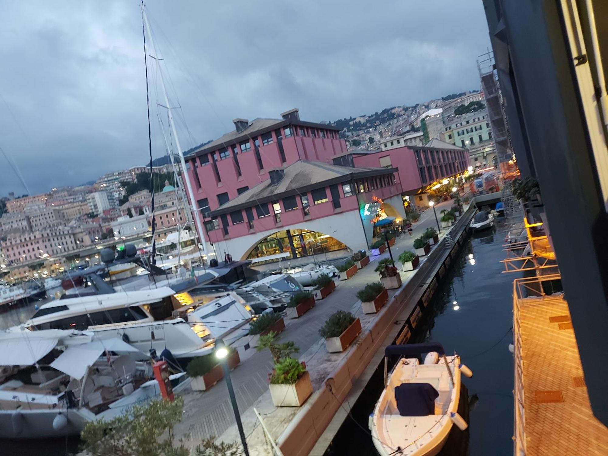 Appartamento Sul Mare Kate Genua Exteriör bild